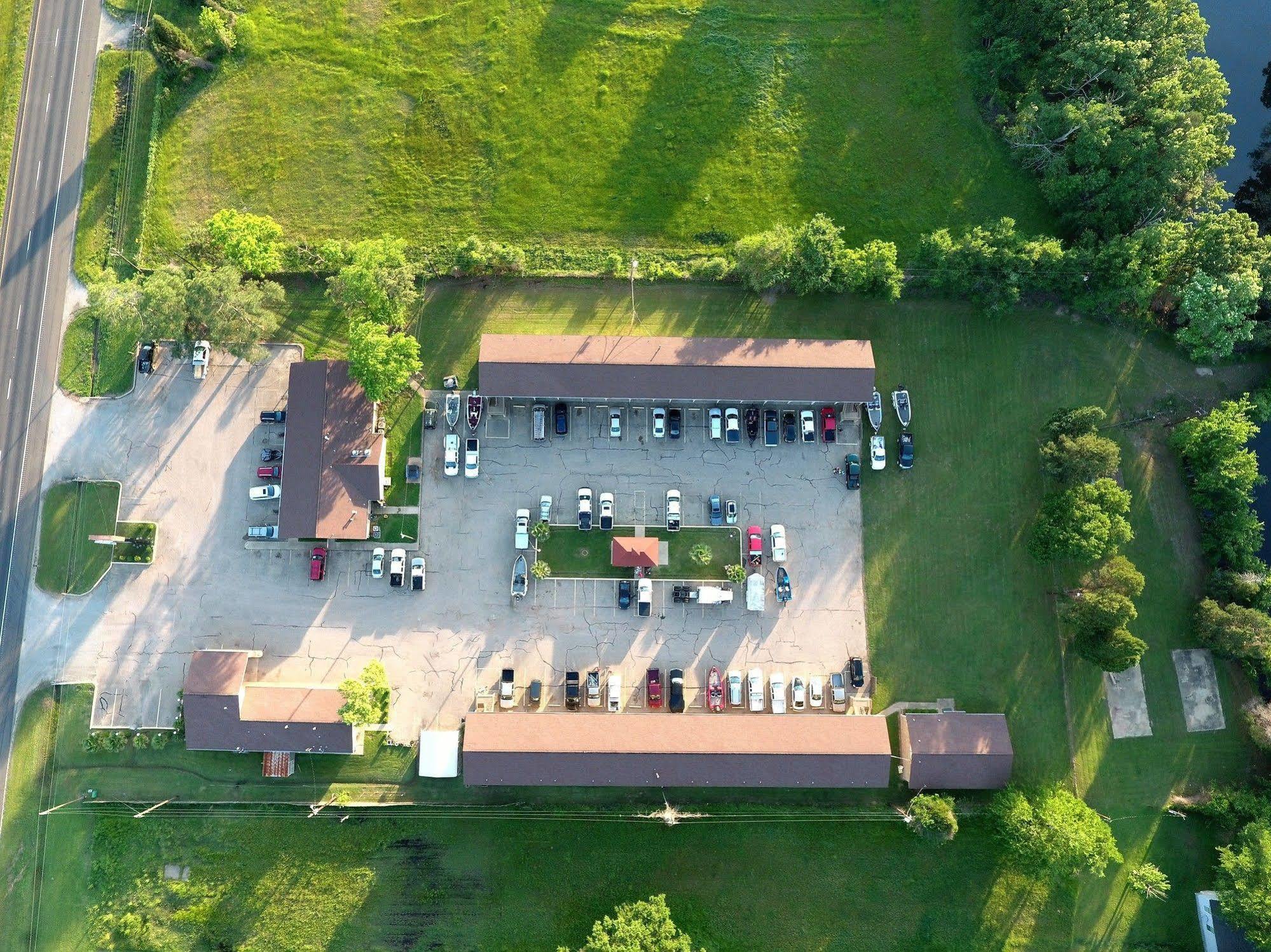 Countryside Inn Malakoff Екстер'єр фото